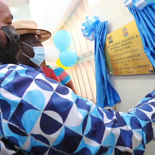 Mombasa-governor-Ali-Hassan-Joho-and-Raila-Odinga-open-the-cath-lab-at-the-Coast-General-Teaching-and-Referral-Hospital-515x515